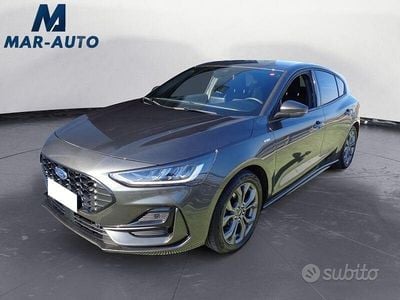 Begagnad Ford Focus ST-Line 125 HK (91 kW) 2022 Grå Sedan
