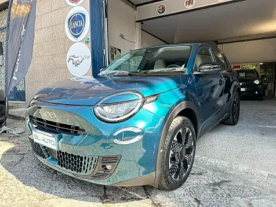 Nuova Fiat 600 La Prima 145 CV (106 kW) 2026 Blu SUV
