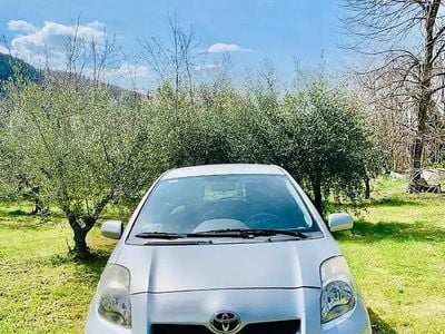 Usata Toyota Yaris 2010 Grigio Utilitaria