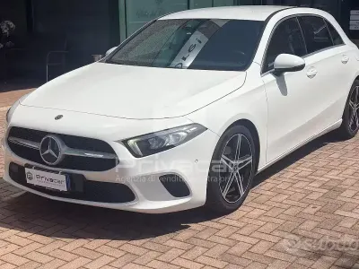 Usata Mercedes A180 116 CV (85 kW) 2019 Bianco Utilitaria