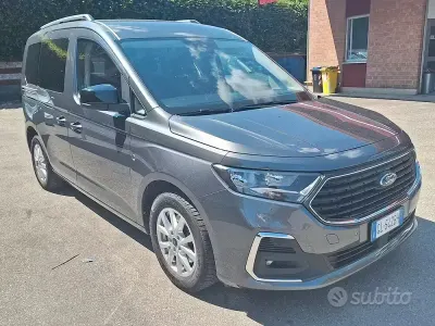 Usata Ford Tourneo Connect Titanium 114 CV (83 kW) 2022 Grigio Monovolume