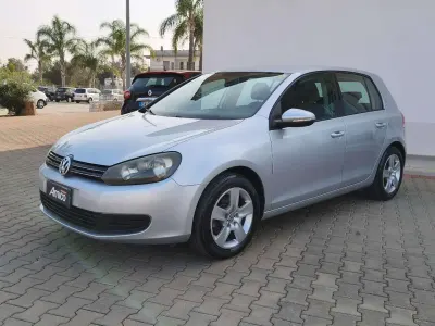Usata VW Golf VI 105 CV (77 kW) 2011 Grigio chiaro Berlina