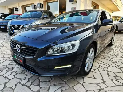 Usata Volvo V60 Summum 150 CV (110 kW) 2016 Station wagon