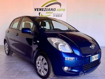 Usata Toyota Yaris Sol 90 CV (66 kW) 2007 Blu Utilitaria