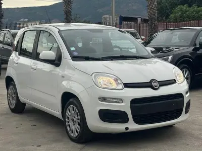Usata Fiat Panda Lounge 69 CV (50 kW) 2019 Bianco Utilitaria