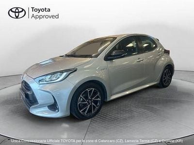 Usata Toyota Yaris Hybrid Trend 115 CV (84 kW) 2021 Grigio Utilitaria