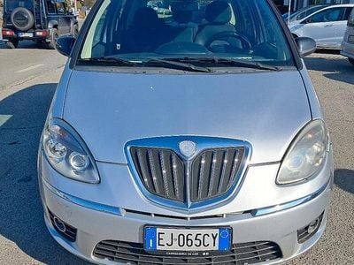 Usata Lancia Musa Gold 95 CV (69 kW) 2011 Grigio Monovolume
