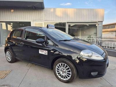 Usata Fiat Grande Punto Dynamic 75 CV (55 kW) 2008 Nero metallizzato Utilitaria