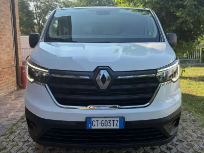 Usata Renault Trafic 110 CV (80 kW) 2024 Bianco Monovolume
