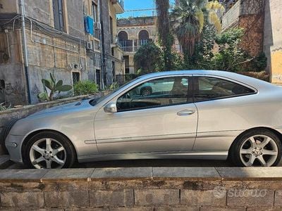 Usata Mercedes C220 143 CV (105 kW) 2007 Grigio Coupé