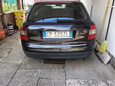 Usata Audi A4 130 CV (95 kW) 2004 Nero Station wagon