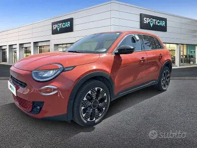 Usata Fiat 600 La Prima 101 CV (74 kW) 2024 Arancione SUV