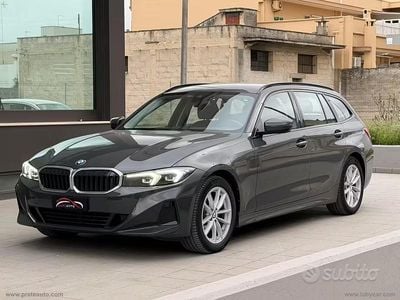 Usata BMW 318 150 CV (110 kW) 2023 Grigio Station wagon
