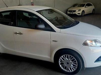 Usata Lancia Ypsilon Gold 95 CV (69 kW) 2016 Bianco Utilitaria