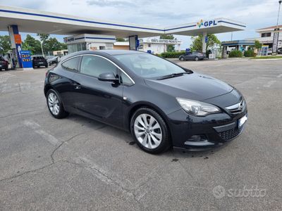 usata Opel Astra GTC Astra J 1.7 130cv Cosmo