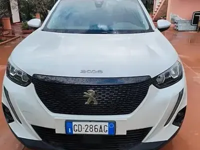 Usata Peugeot 2008 101 CV (74 kW) 2020 Bianco SUV