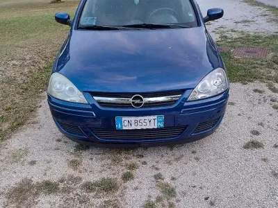 Usata Opel Corsa 80 CV (58 kW) 2004 Bluazzurro Utilitaria