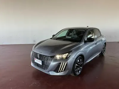 Usata Peugeot 208 Allure 101 CV (74 kW) 2025 Grigio artense Utilitaria