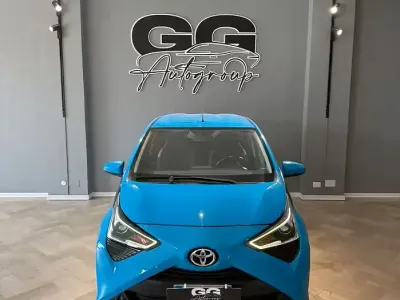 Usado Toyota Aygo Connect Style 72 HP (52 kW) 2020 Azul Citadino