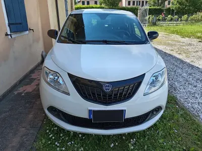 Usata Lancia Ypsilon S 69 CV (50 kW) 2024 Bianco Utilitaria
