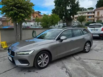 Usata Volvo V60 Business Edition 190 CV (139 kW) 2019 Grigio Station wagon