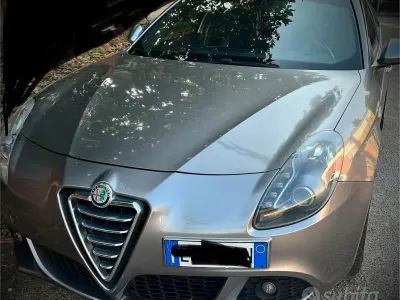 Usata Alfa Romeo Giulietta 140 CV (102 kW) 2011 Grigio Utilitaria