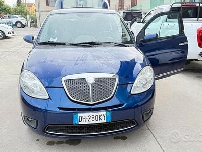 Usado Lancia Ypsilon 77 HP (56 kW) 2007 Azul Citadino
