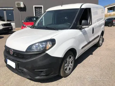 Usata Fiat Doblò S 105 CV (77 kW) 2021 Bianco Monovolume