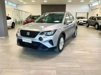Usata Seat Arona Style 95 CV (69 kW) 2023 Argento SUV