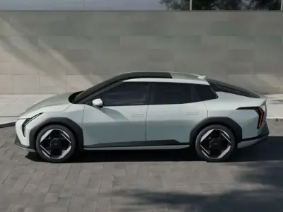 Nuova Kia EV4 GT-Line 50 kW (68 CV) 2026 Argento SUV