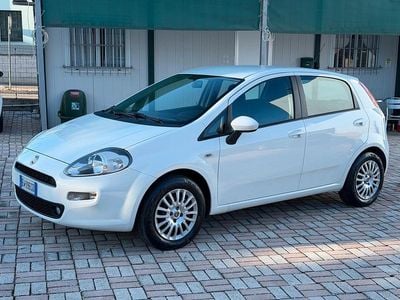 Usata Fiat Punto Street 75 CV (55 kW) 2014 Bianco Berlina