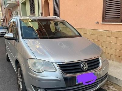 Usata VW Touran 2010 Grigio Monovolume