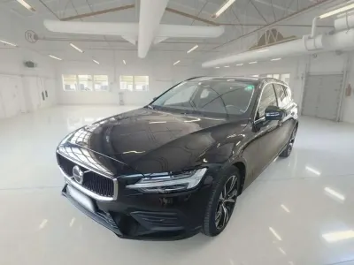 Usata Volvo V60 Core 163 CV (119 kW) 2023 Nero Station wagon