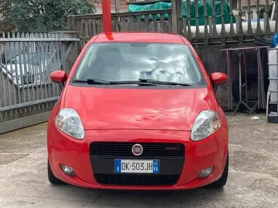 Usata Fiat Grande Punto 90 CV (66 kW) 2007 Rosso Utilitaria