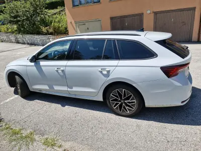 Usata Skoda Octavia Executive 150 CV (110 kW) 2025 Bianco Station wagon
