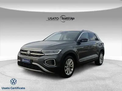 Usata VW T-Roc Style 110 CV (80 kW) 2023 Grigio SUV