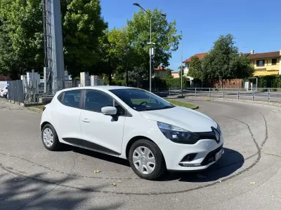 Usata Renault Clio IV Life 75 CV (55 kW) 2017 Bianco Berlina