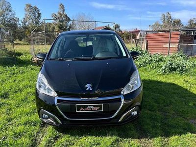 Usata Peugeot 208 Allure 68 CV (50 kW) 2015 Nero Utilitaria