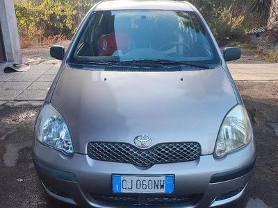 Usata Toyota Yaris 75 CV (55 kW) 2003 Grigio Utilitaria