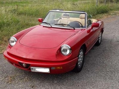 Usata Alfa Romeo Spider 106 CV (77 kW) 1991 Rosso Cabrio