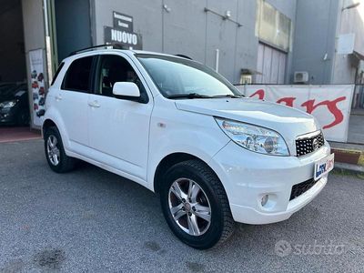 Usata Daihatsu Terios 105 CV (77 kW) 2011 Bianco SUV
