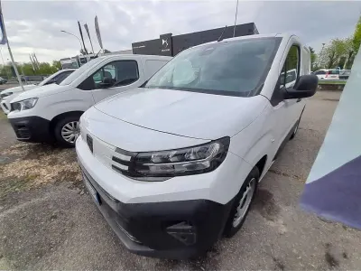 Nuova Peugeot Partner 131 CV (96 kW) 2026 Bianco Monovolume
