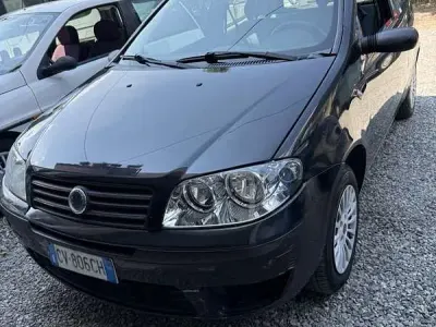 Usata Fiat Punto 60 CV (44 kW) 2005 Utilitaria