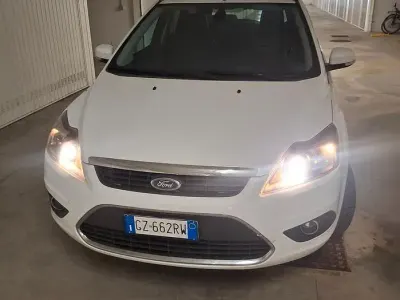 Usata Ford Focus 109 CV (80 kW) 2009 Bianco Station wagon