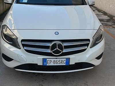 Usata Mercedes A180 122 CV (89 kW) 2013 Bianco Utilitaria