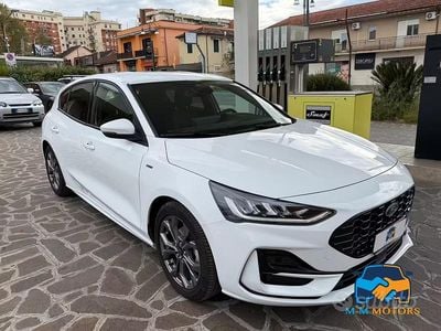 Begagnad Ford Focus ST-Line X 125 HK (91 kW) 2024 Vit Sedan