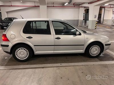 Begagnad VW Golf IV 75 HK (55 kW) 2000 Grå Sedan