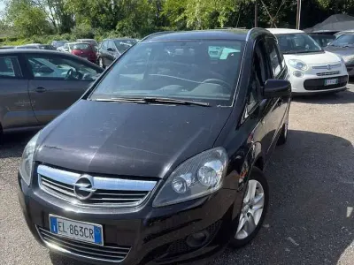 Usata Opel Zafira Cosmo 110 CV (80 kW) 2011 Nero Monovolume