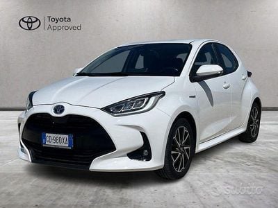 Usata Toyota Yaris Hybrid Trend 116 CV (85 kW) 2021 Bianco Berlina