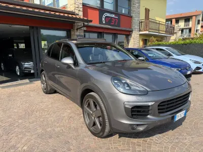 Usata Porsche Cayenne Platinum Edition 250 CV (183 kW) 2015 Grigio SUV